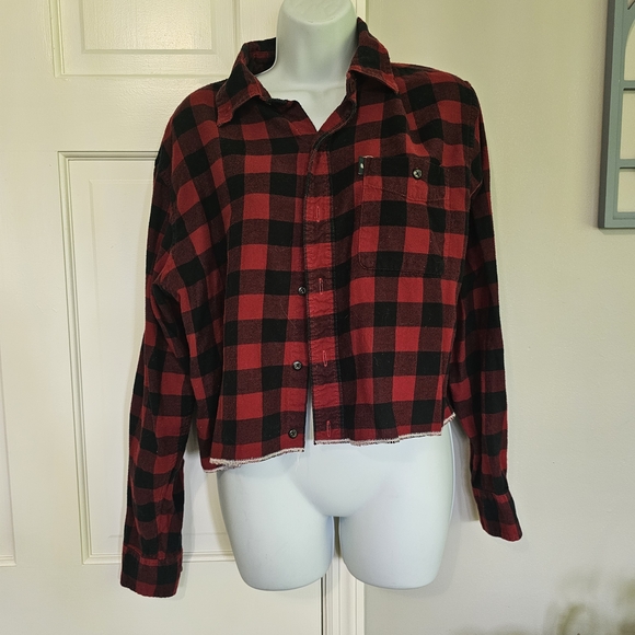 G.H. Bass & Co. Red and Black Plaid Button Down Shirt - Picture 2 of 3